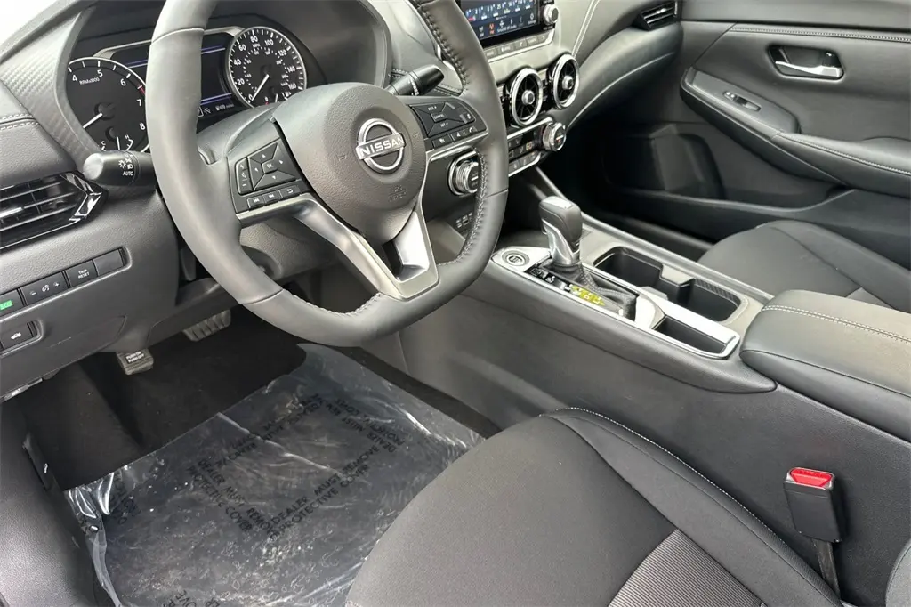 2025 Nissan Sentra SV photo 10