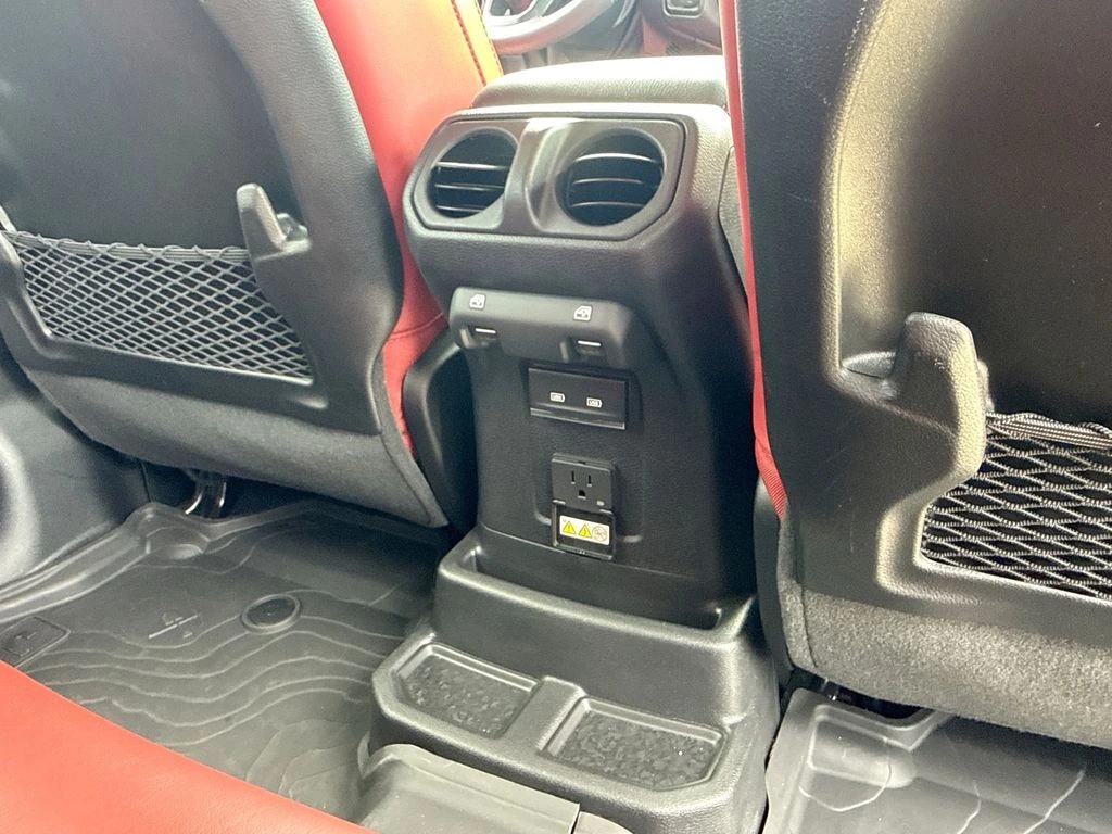 2024 Jeep Wrangler 4-Door Rubicon 392 - Photo 18