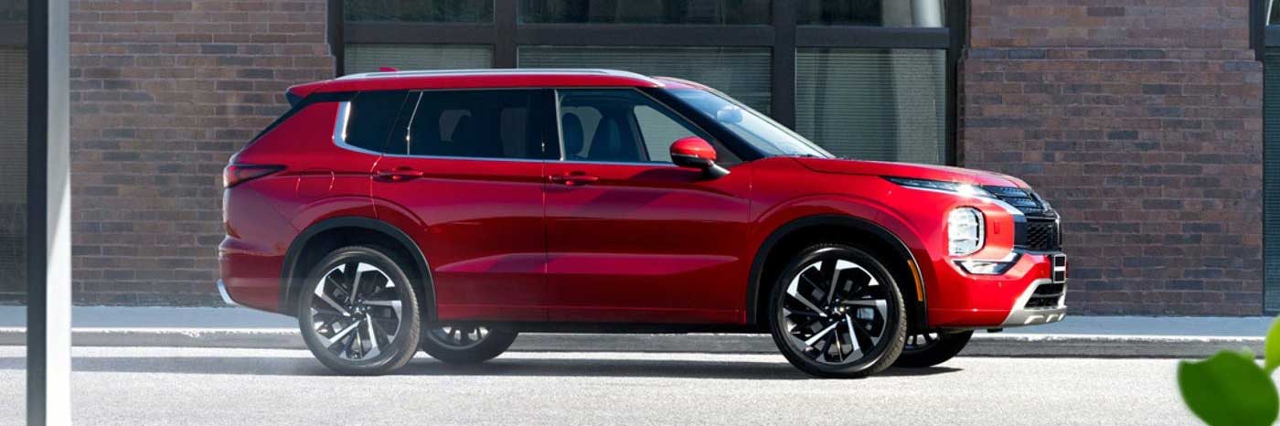 Mitsubishi Outlander vs Honda CR-V comparison image