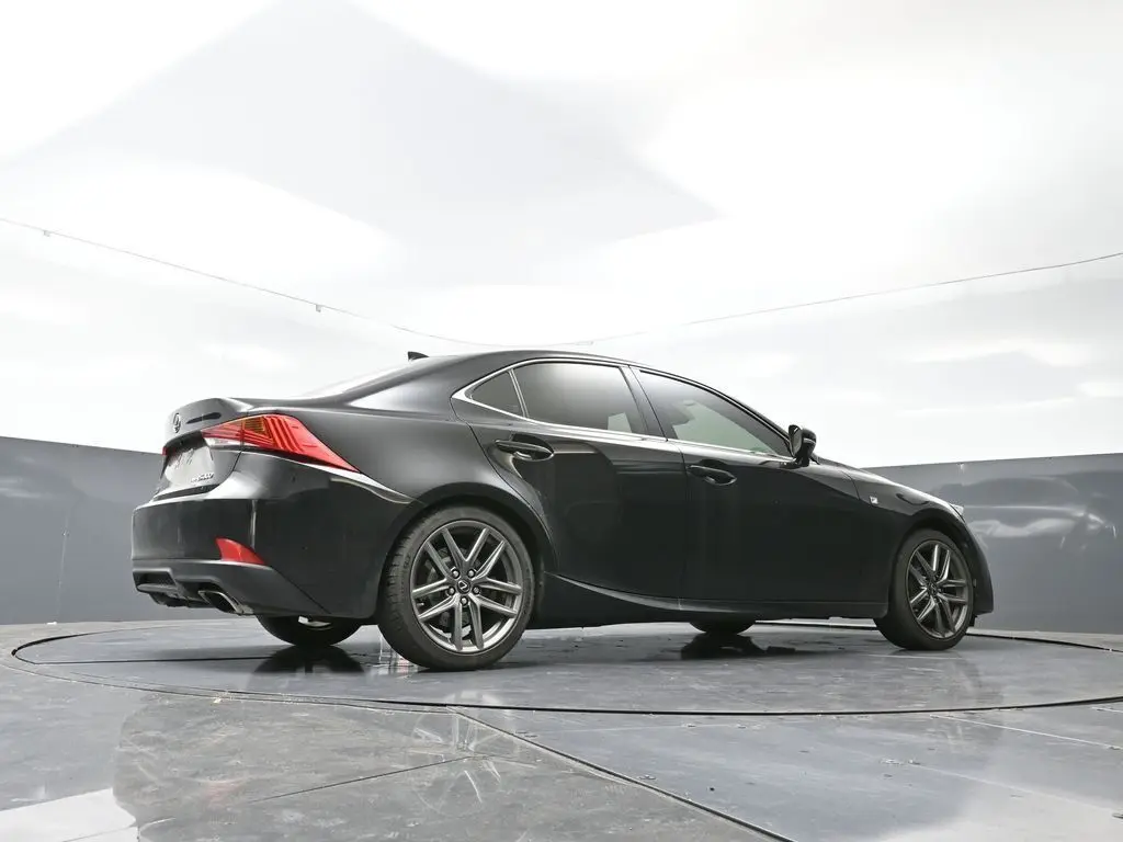 2017 Lexus IS 300 photo 17