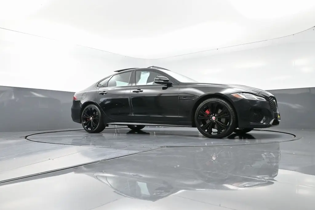 2022 Jaguar XF R-Dynamic SE photo 47