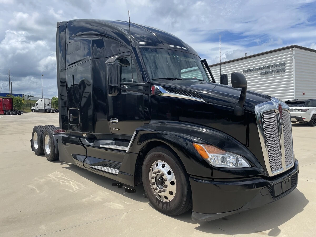 2023 Kenworth T680 — photo 3