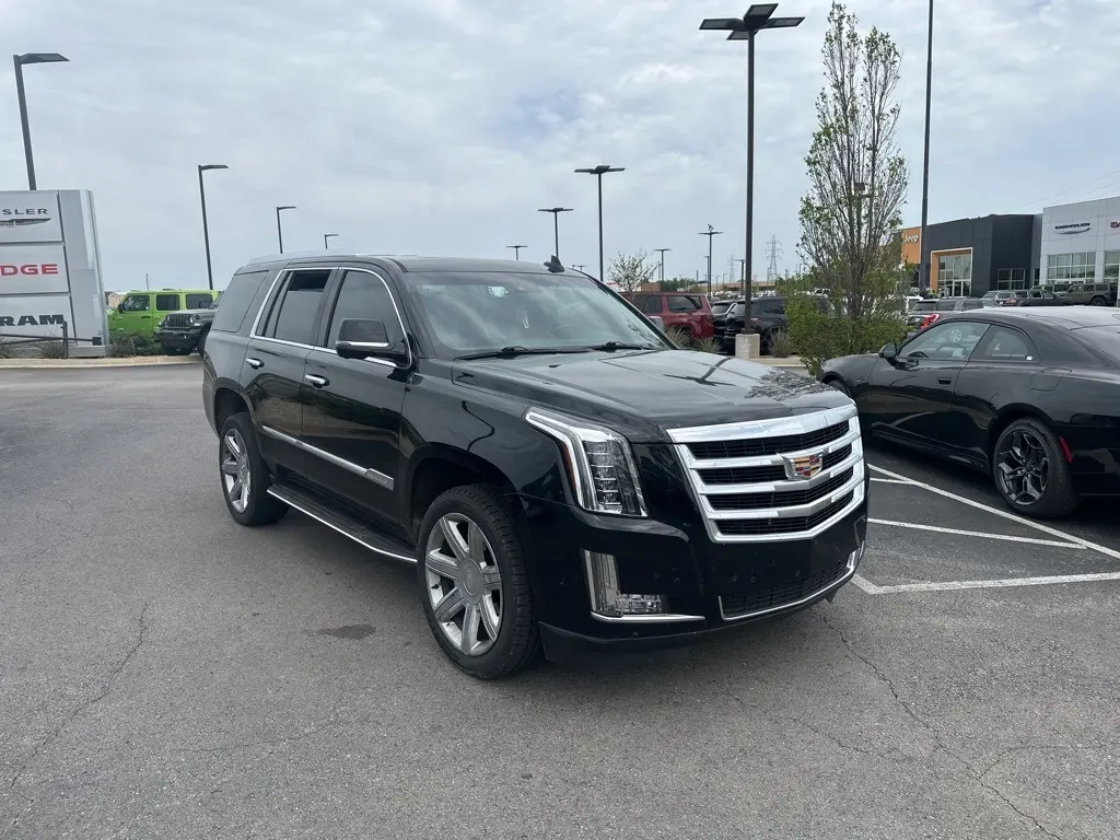 Used 2019 Cadillac Escalade Luxury with VIN 1GYS4BKJ9KR191022 for sale in Owasso, OK