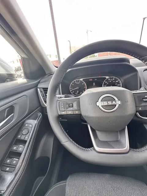 2026 Nissan Rogue SV photo 15