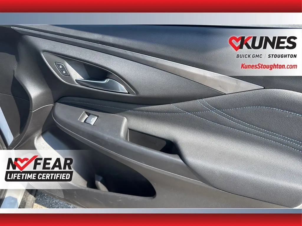 2024 Buick Envista ST photo 33