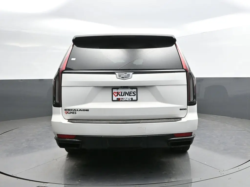 2023 Cadillac Escalade ESV Sport Platinum photo 4
