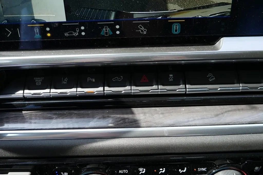 2026 Chevrolet Silverado LTZ photo 17