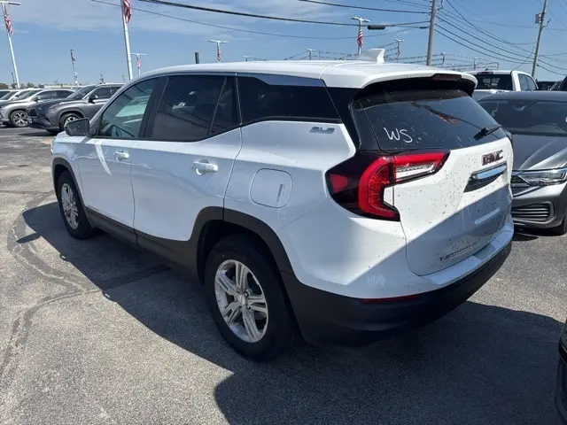 2024 Gmc Terrain SLE photo 3