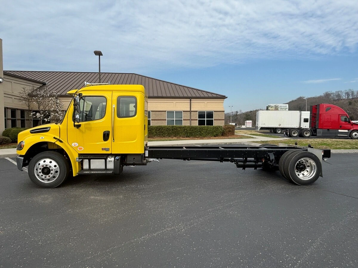 2025 Freightliner M2 106 in Knoxville, TN — photo 8