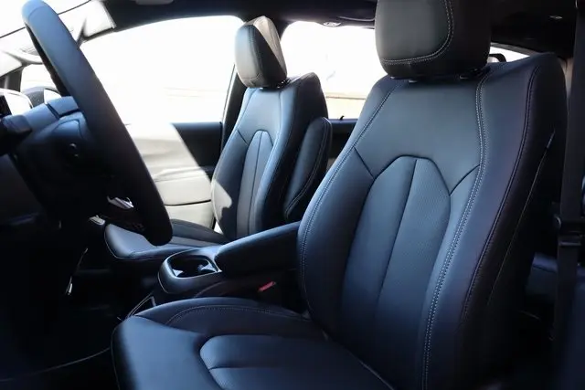 2026 Chrysler Pacifica photo 11
