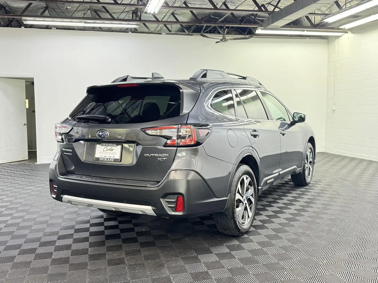 2021 Subaru Outback Limited XT photo 2