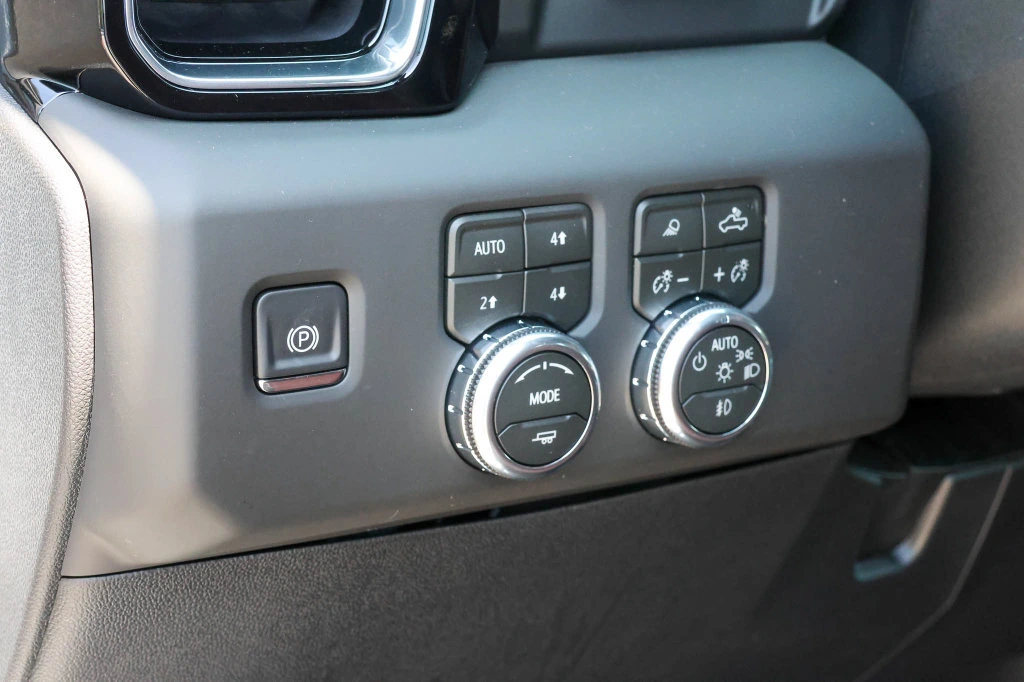 2026 GMC Sierra 3500HD Denali Ultimate - Photo 16