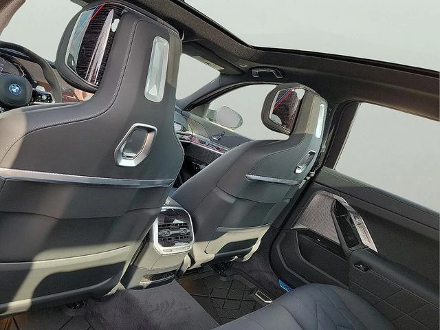 2026 BMW 7 Series 750e - Photo 15