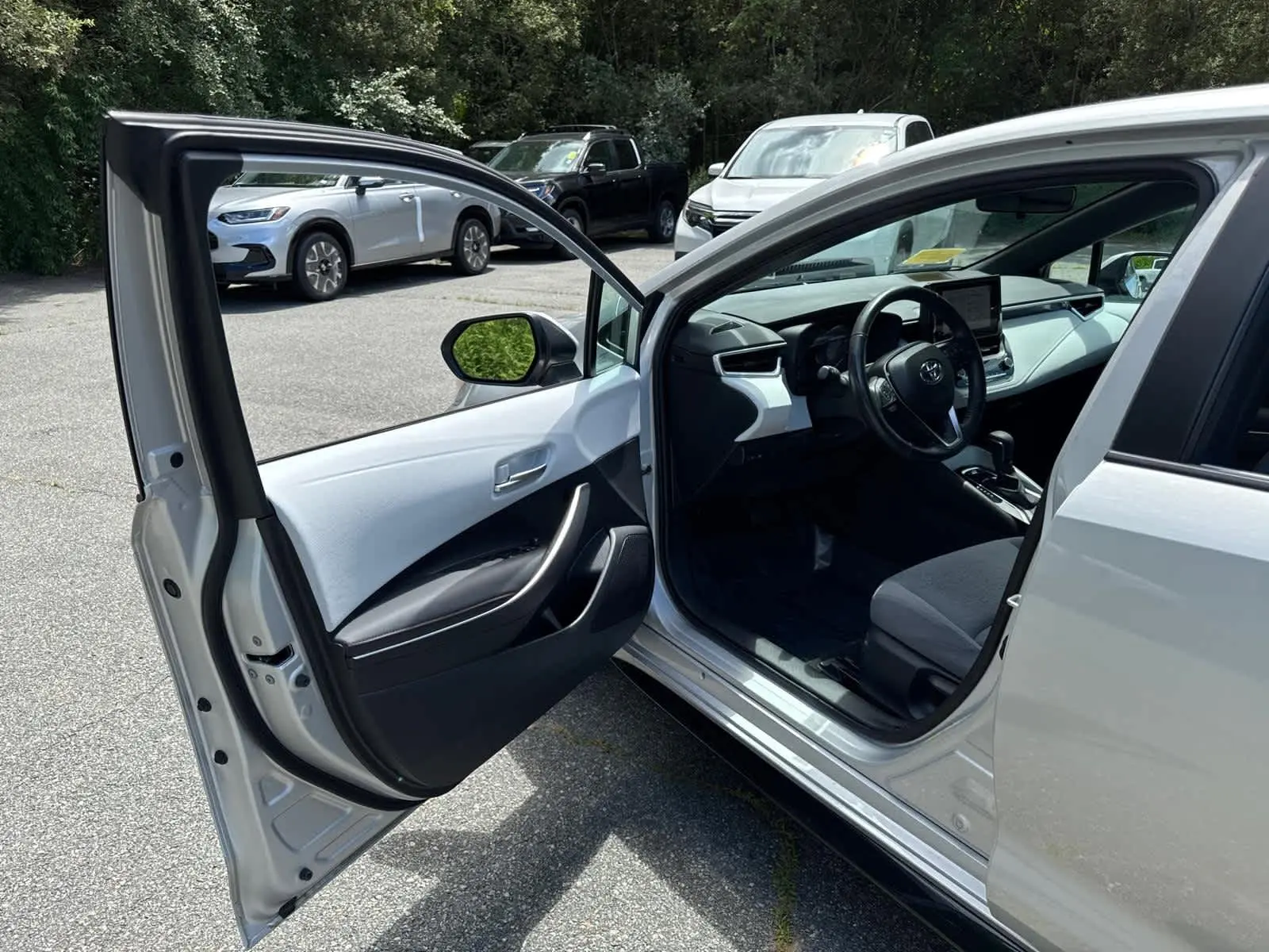 2024 Toyota Corolla SE Premium photo 11