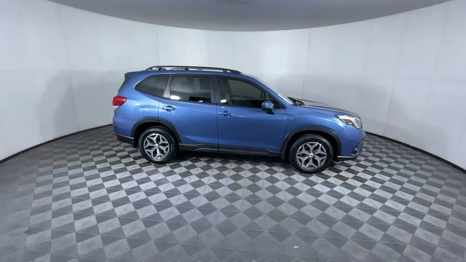 2023 Subaru Forester Premium Base photo 9
