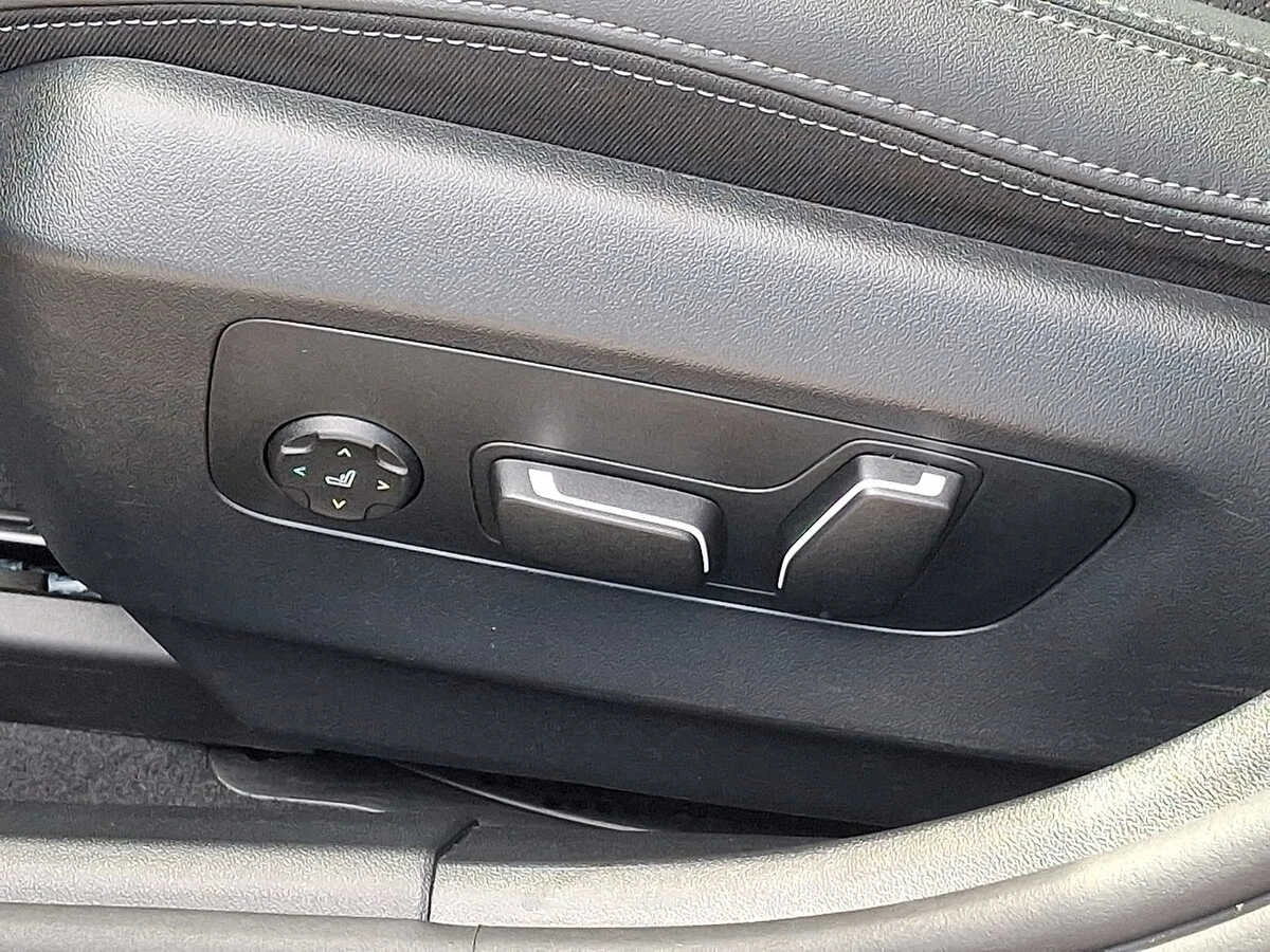 2026 BMW 5 Series 530i - Photo 11