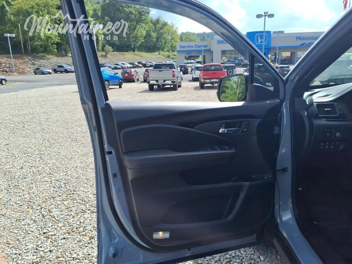 2024 Honda Ridgeline Black Edition - Photo 13