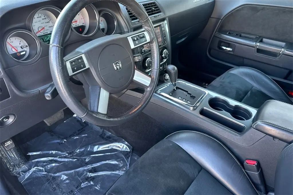 2008 Dodge Challenger SRT8 photo 10