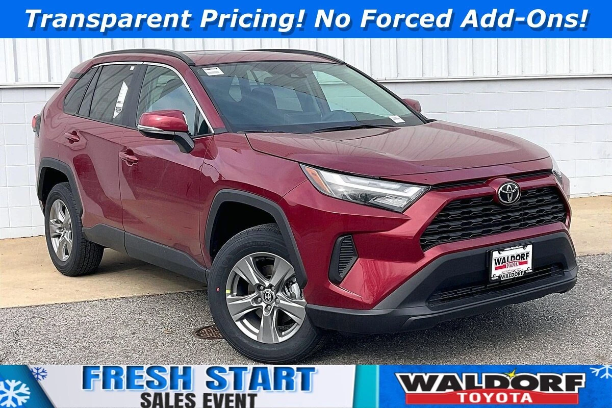 2025 Toyota RAV4 XLE's photo