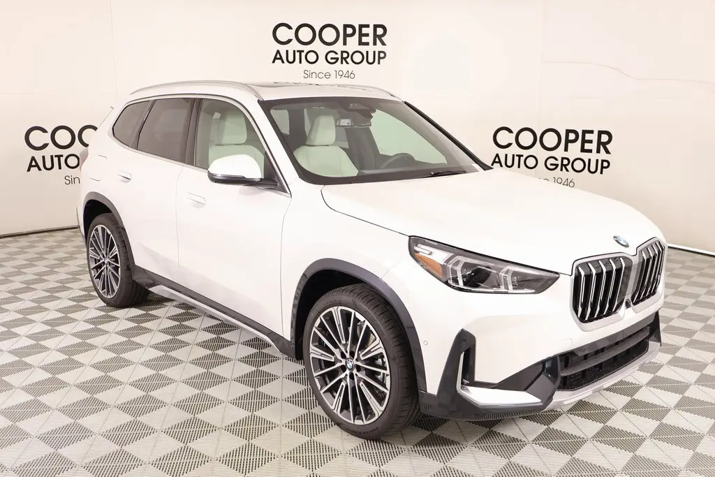 2026 BMW X1 28i's photo