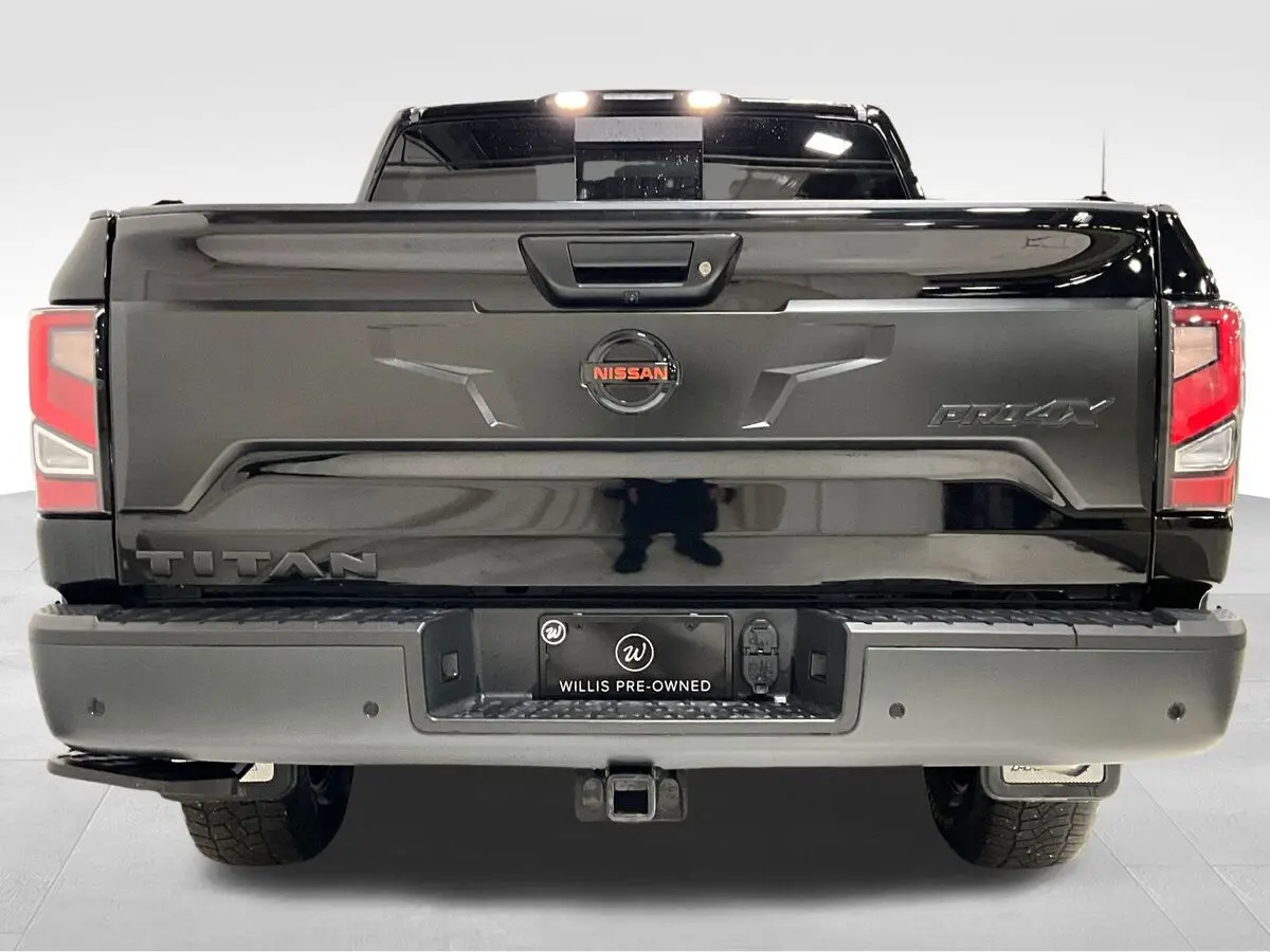 2021 Nissan Titan PRO-4X photo 3