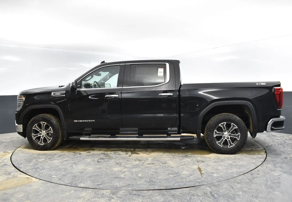 2024 GMC Sierra 1500 SLT - Photo 8
