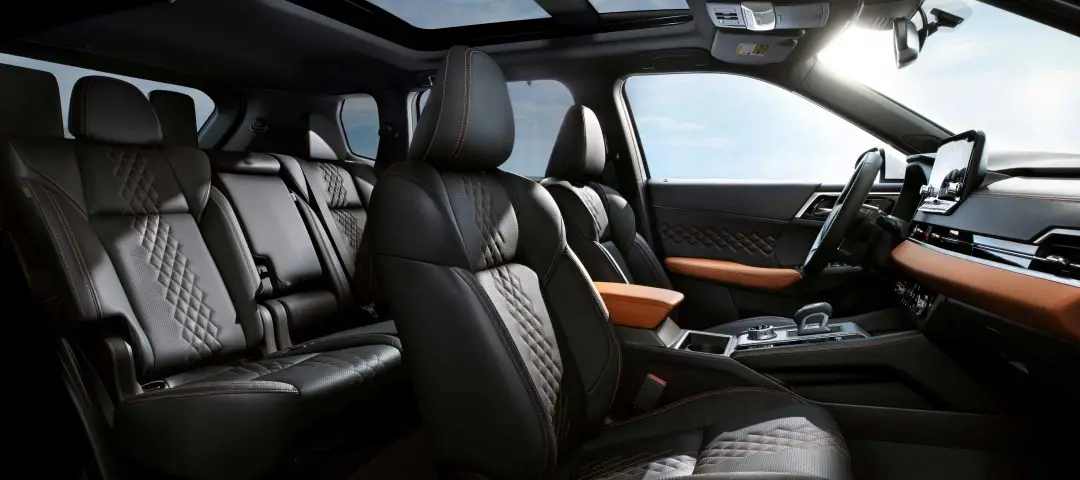 2026 Mitsubishi Outlander PHEV Interior
