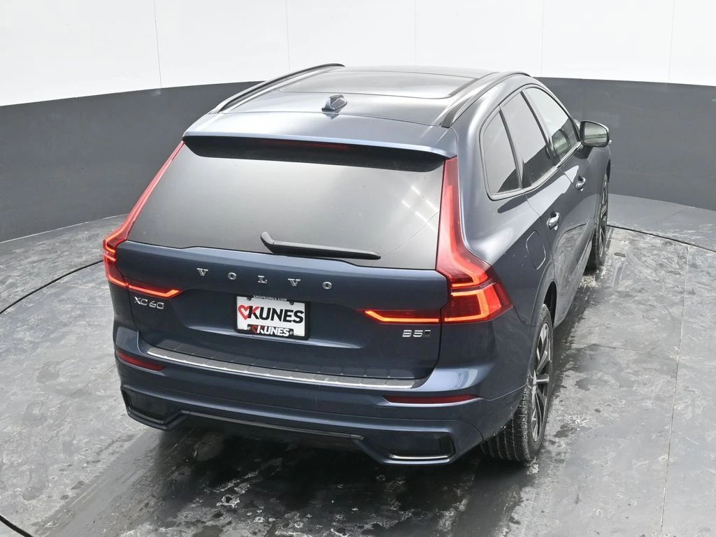 2026 Volvo - image 28