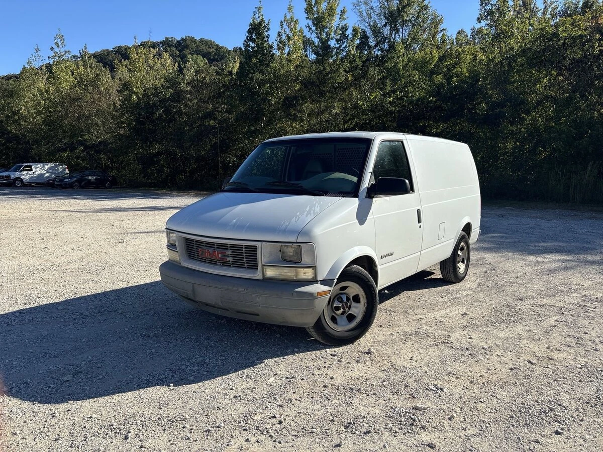 2001 GMC Safari Cargo SL