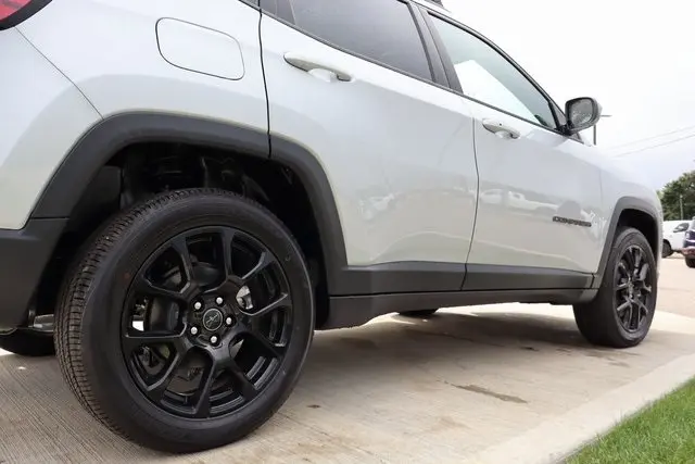2025 Jeep Compass Latitude photo 29