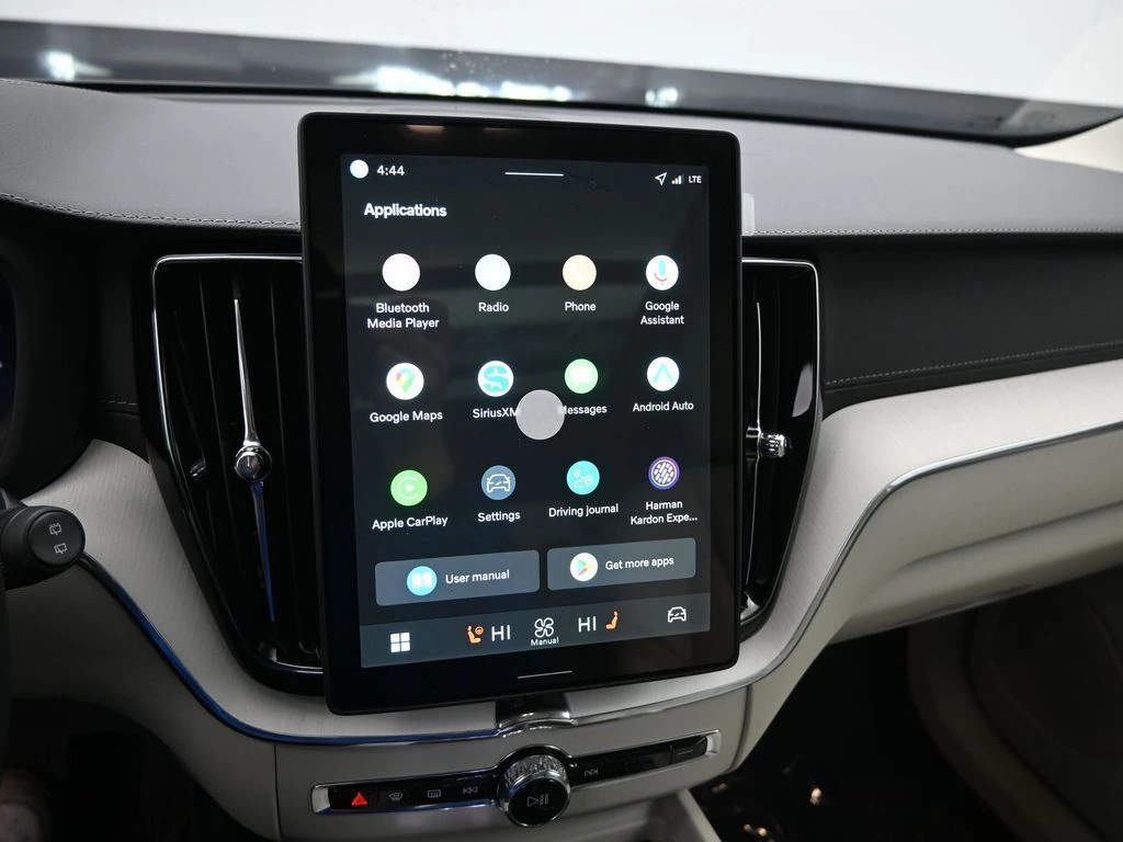 2026 Volvo - image 12