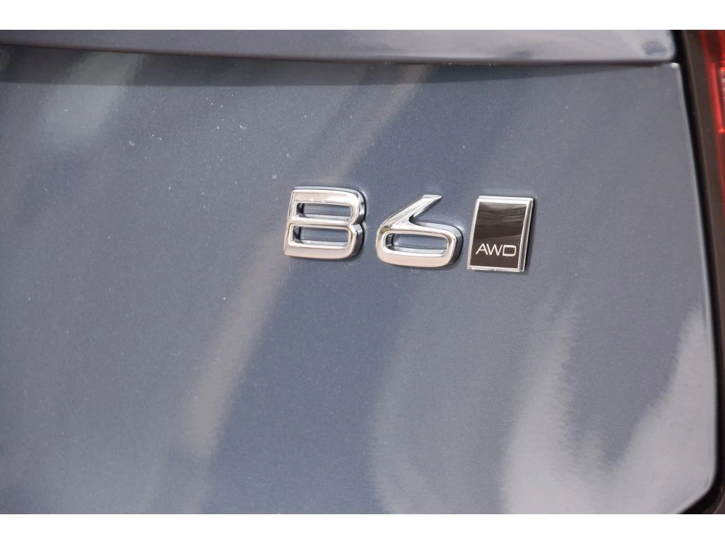 2026 Volvo - image 28