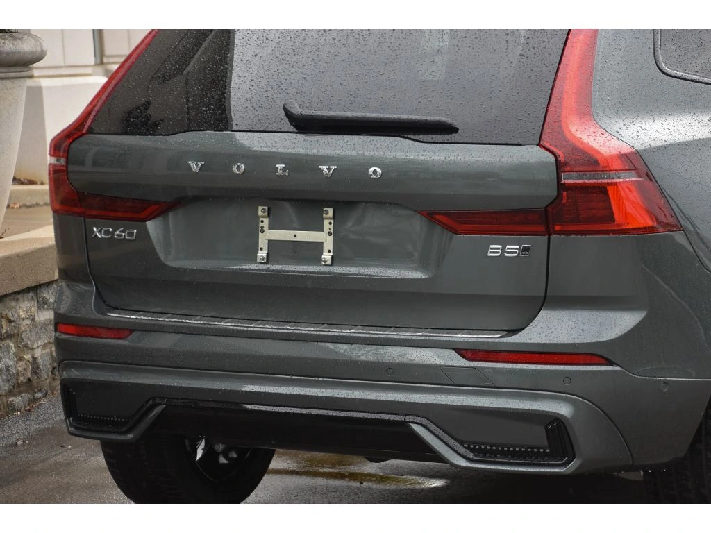 2026 Volvo - image 29