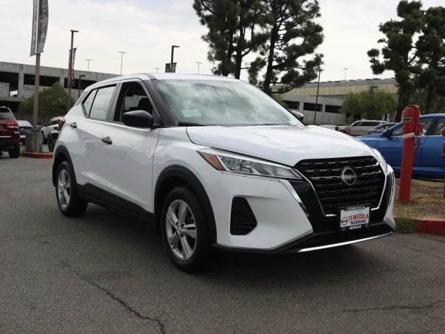 2025 Nissan KICKS PLAY Base