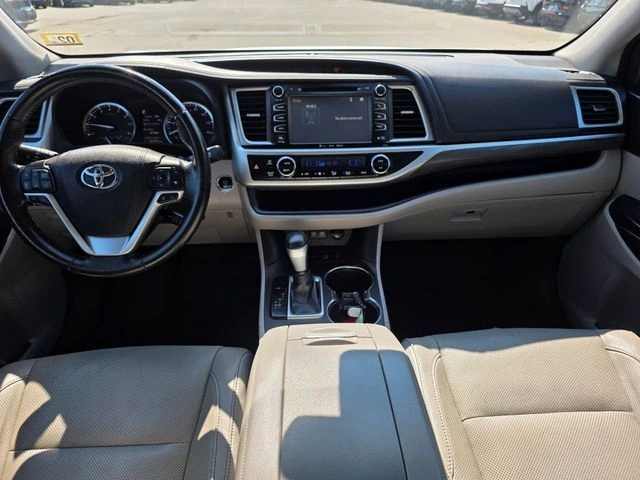 2017 Toyota Highlander Limited - Photo 26