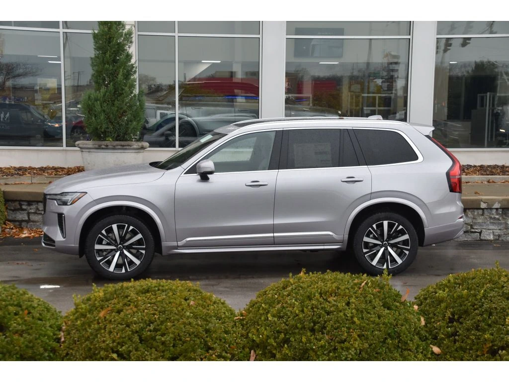 2026 Volvo - image 6