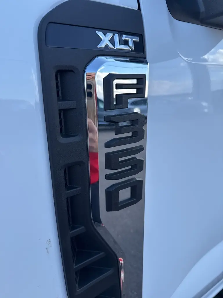 2026 Ford F-350 photo 9