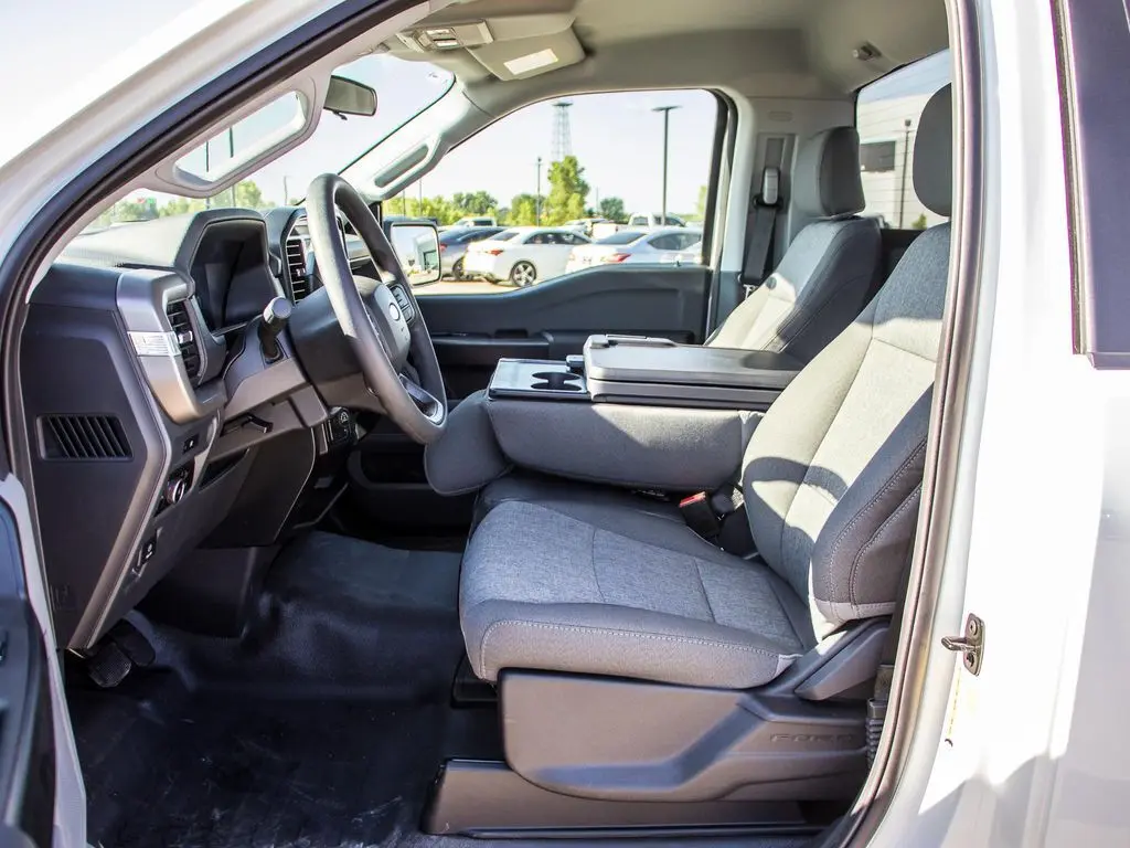 2025 Ford F-150 XLT photo 24