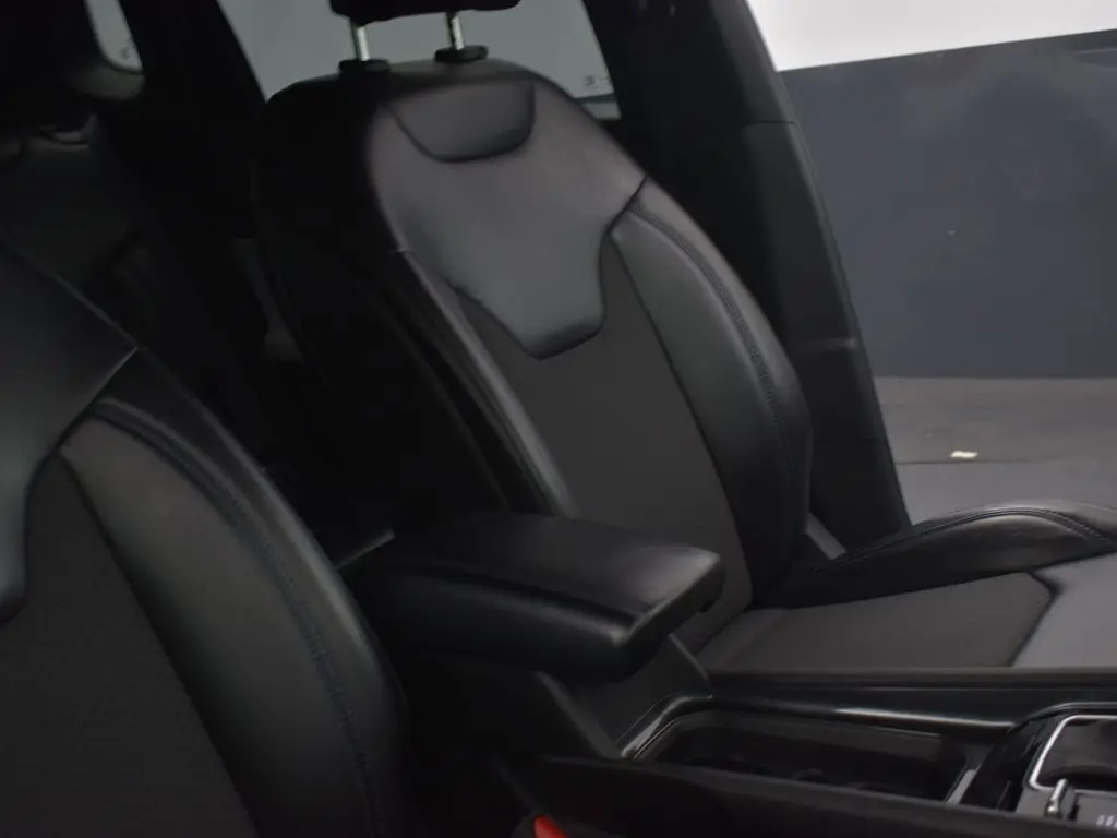 2023 Jeep Compass Latitude photo 24