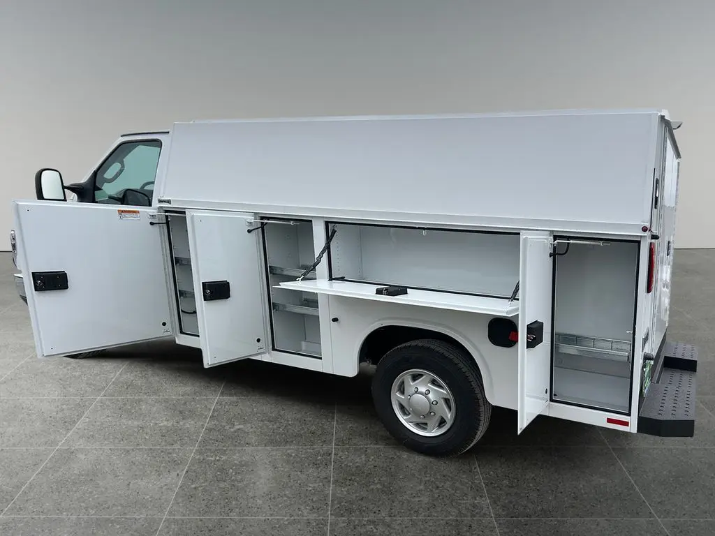 2026 Ford E-350 Base photo 3