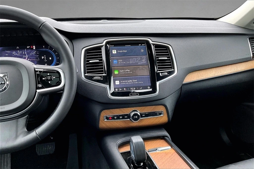 2024 Volvo - image 9