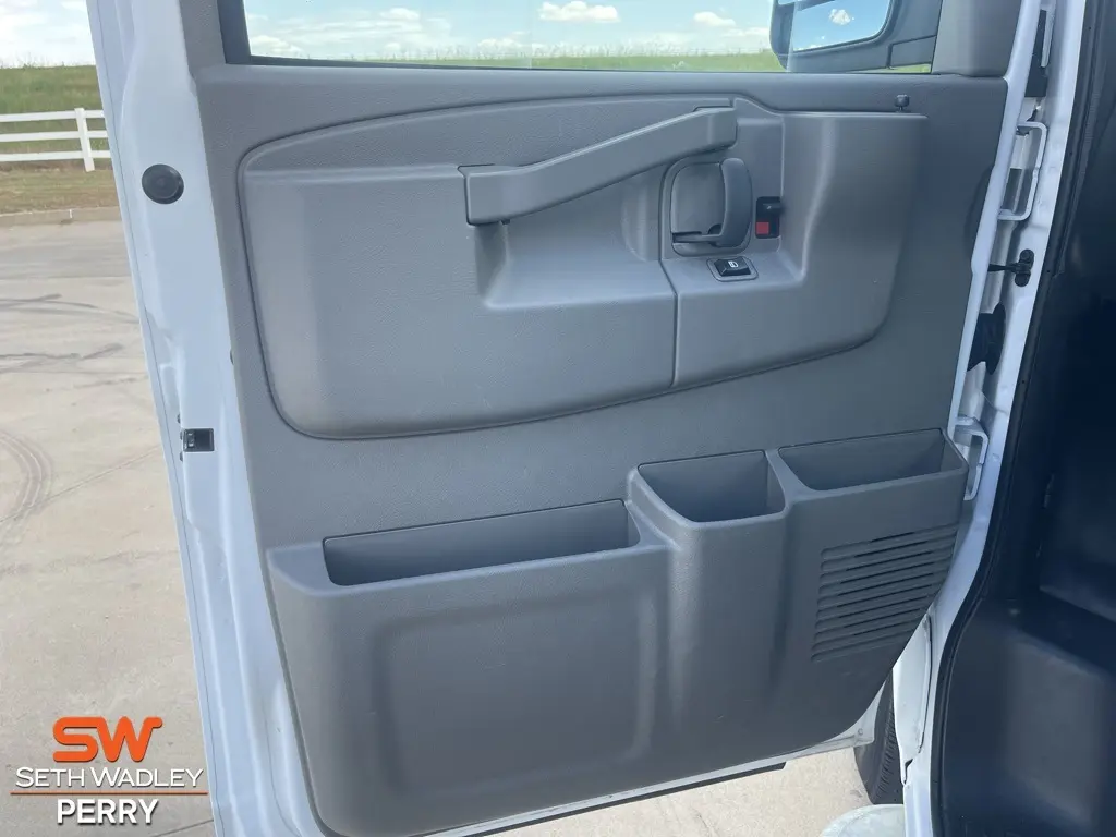 2024 Gmc Savana 2500 Cargo photo 13