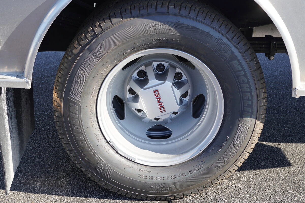 2025 GMC Sierra 3500 Chassis Cab Pro - Photo 34