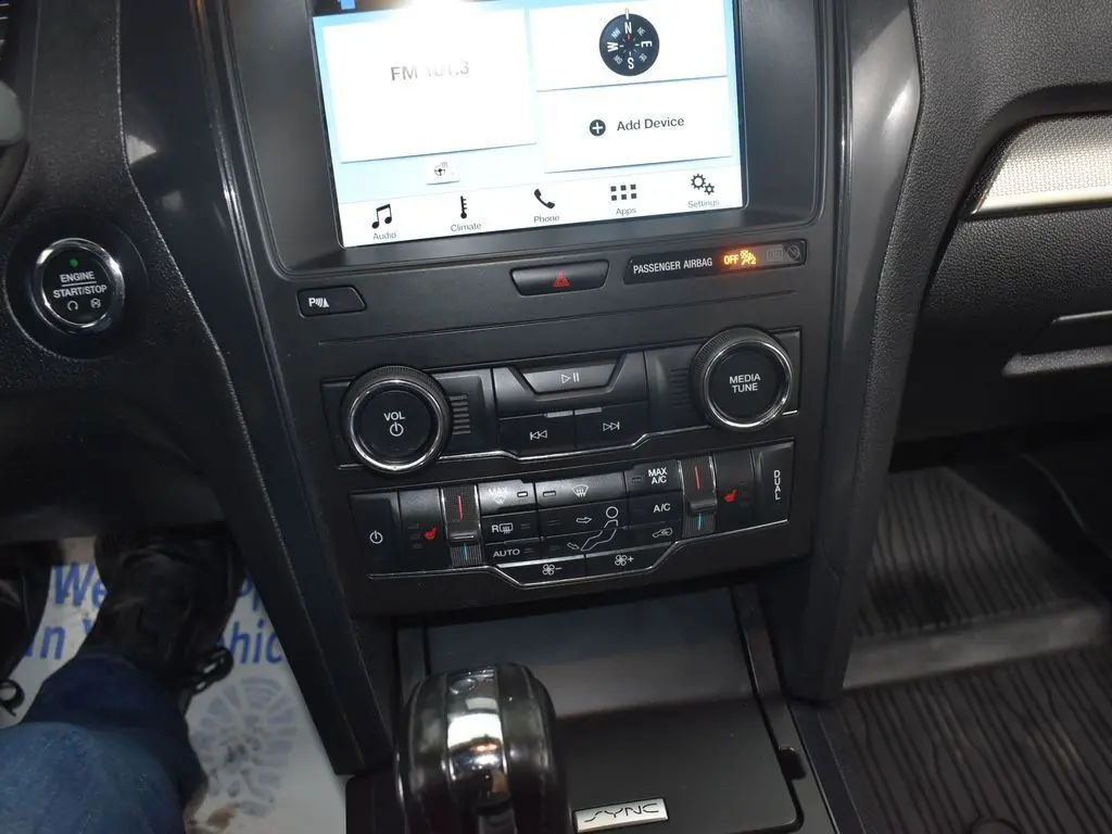 2018 Ford Explorer XLT photo 17