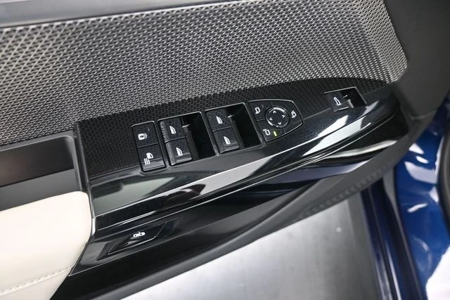 2025 BMW 7 Series 760i - Photo 13