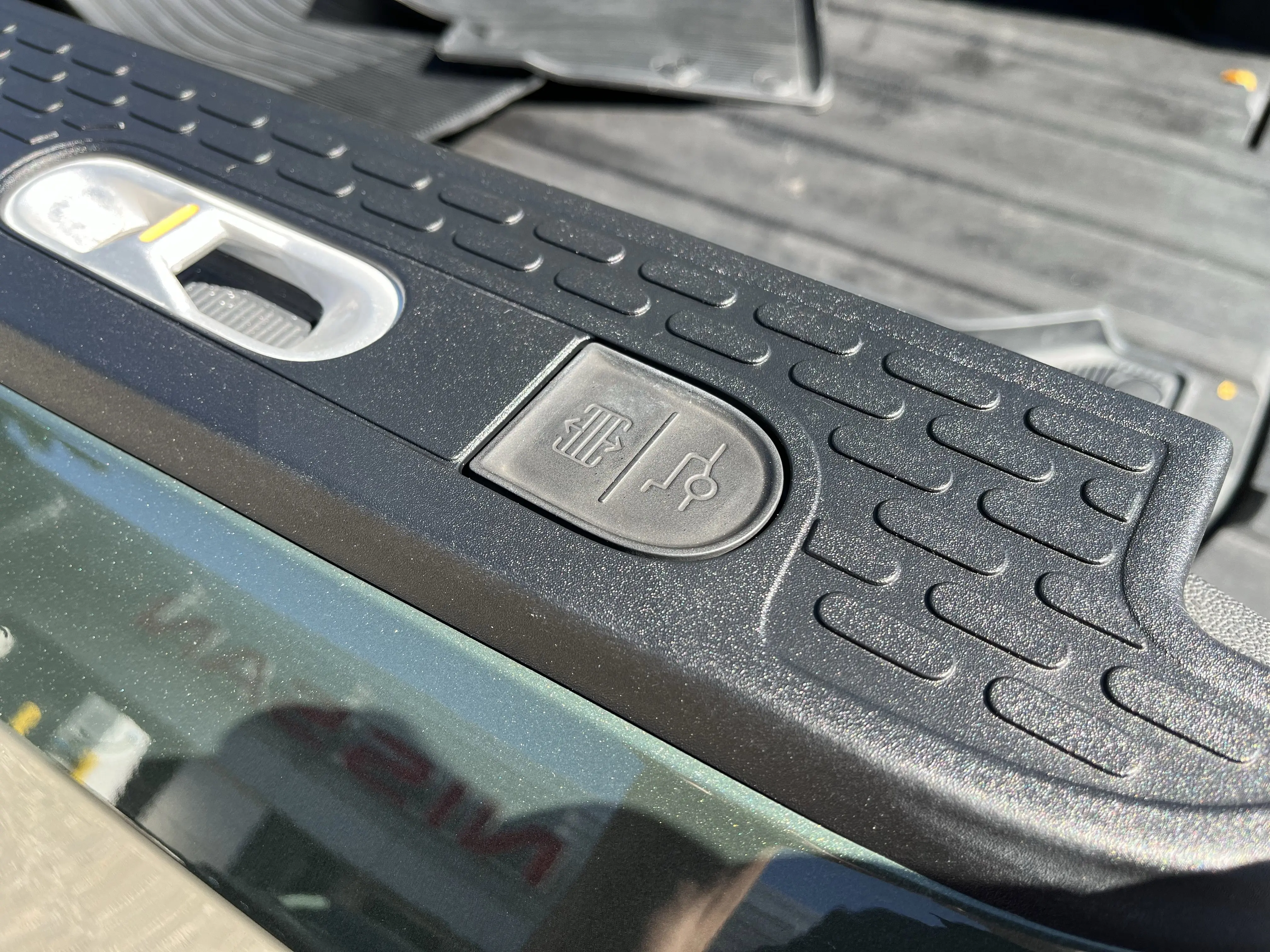 2022 Rivian R1T Adventure photo 11