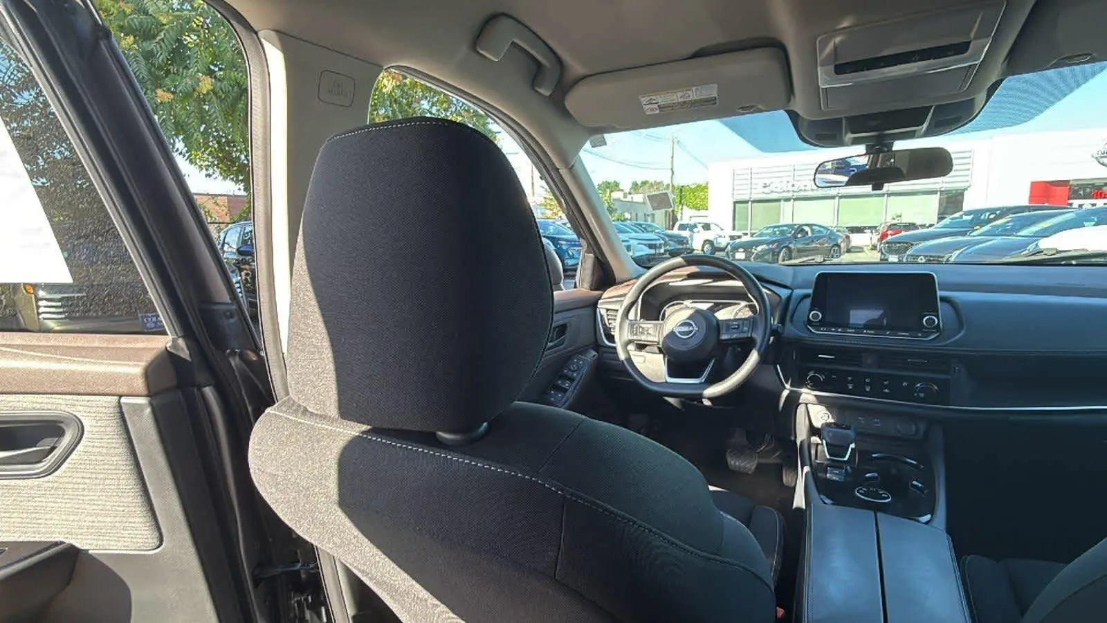 2023 Nissan Rogue S photo 17