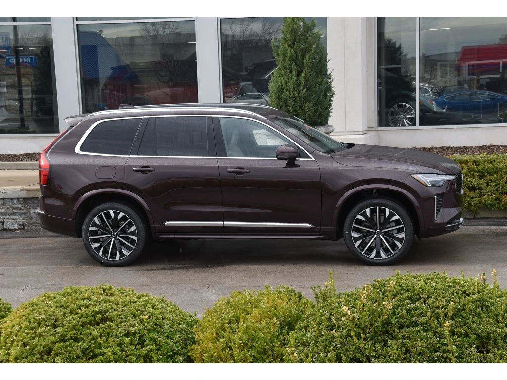 2026 Volvo - image 3