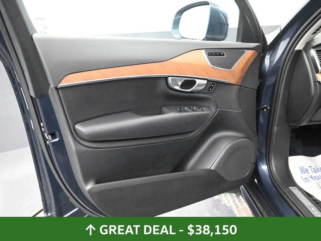 2024 Volvo - image 32