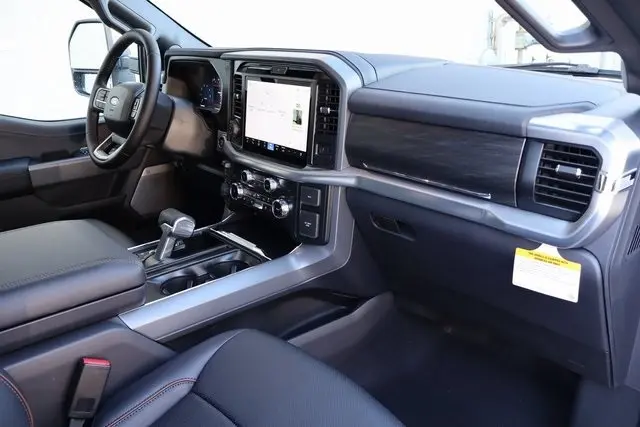 2025 Ford F-150 Lariat photo 39